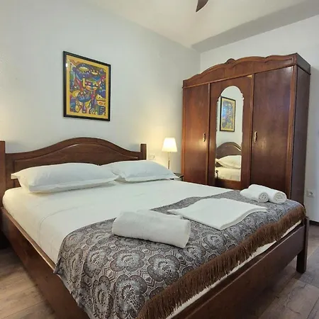 Vicia Faba Apartment