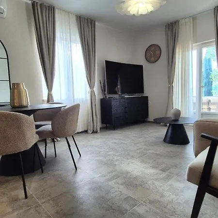 Vicia Faba Apartment